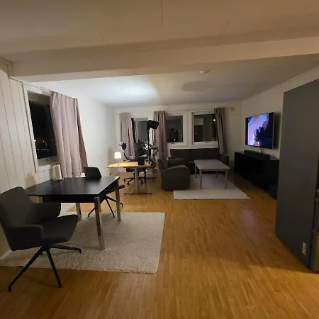 Arctic With Parking And Outdoor Area *