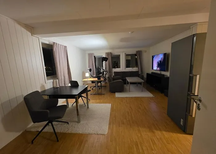 Arctic With Parking And Outdoor Area *